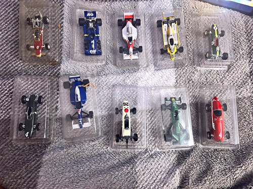 Formula diecast racing car - 1,
