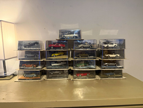 James bond 007 diecast - bond, 1:43