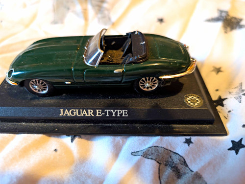 Bburago jaguar xk120 1948 - bburago,