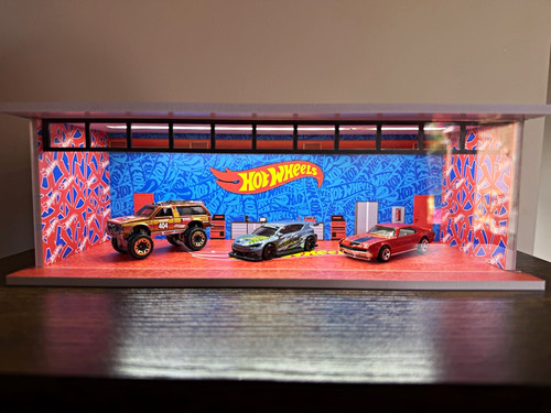 Hot wheels diecast diorama - hot,